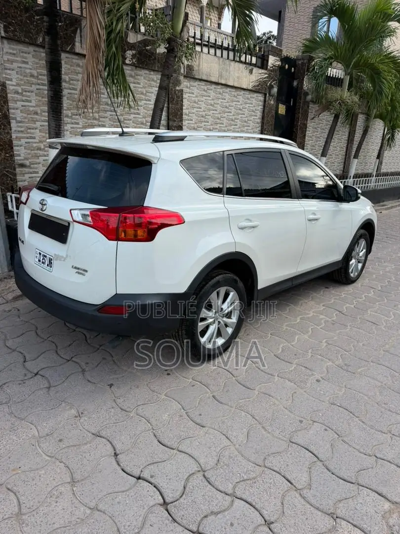 Toyota RAV4 SE FWD (2.5L 4cyl 6A) 2017 Blanc