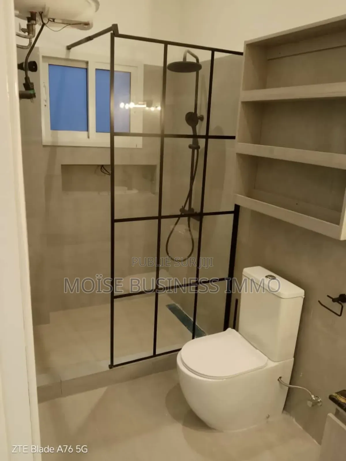 3chbre Appartement dans Moïse Business &, Lumumba à Louer