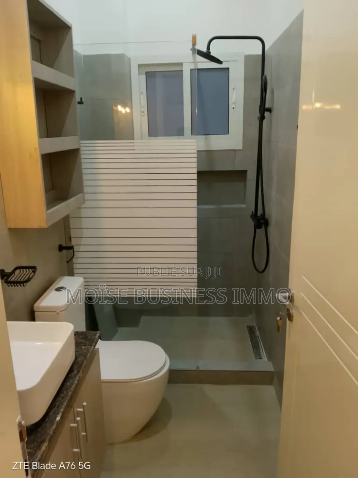 3chbre Appartement dans Moïse Business &, Lumumba à Louer