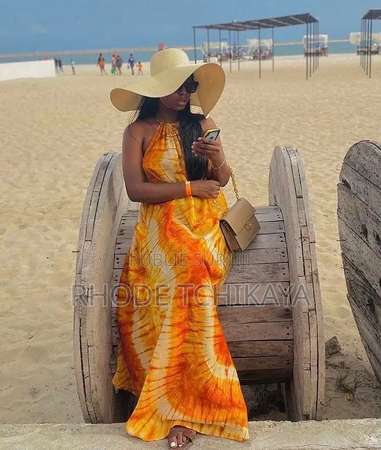 Robe Dos Nu Disponible en Plusieurs Couleurs