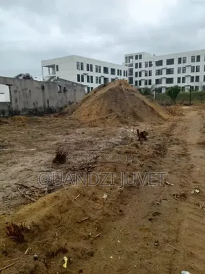 Parcelle À Vendre À Kintelé. Qtier Ngambamou