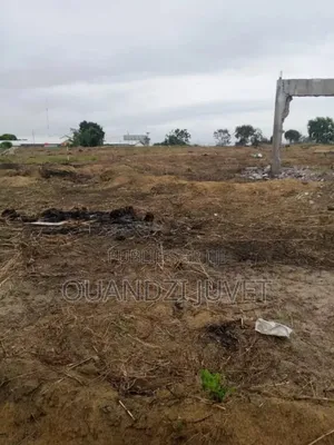 Parcelle À Vendre À Kintelé. Qtier Ngambamou