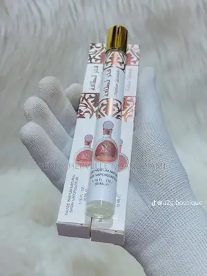 Parfum Yara Et Gloss, Ventes en Gros Et en Détails