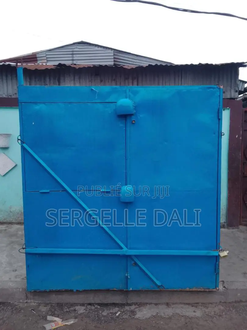 Container À Vendre Discuter Légèrement