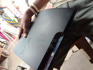 Ps3 , 8jeux Et Une Manette