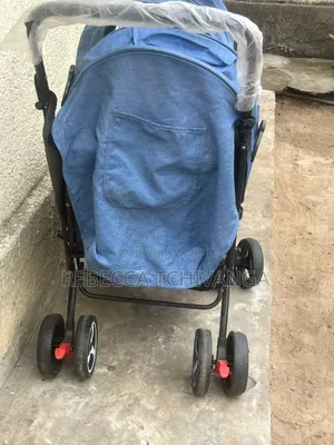 Je Met en Vente Une Poussette en Occasion Neuf