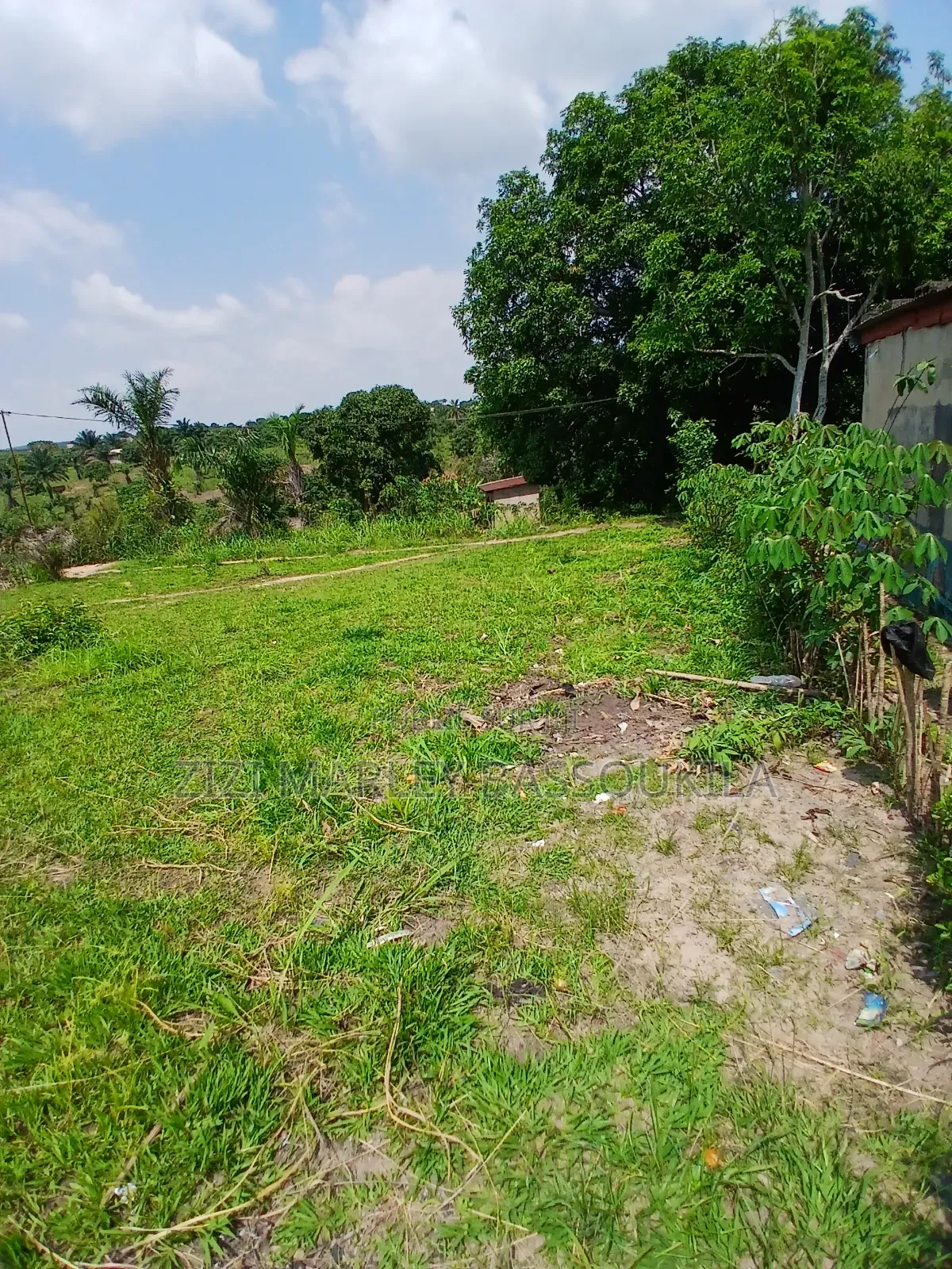 D'emi Parcelle À Vendre