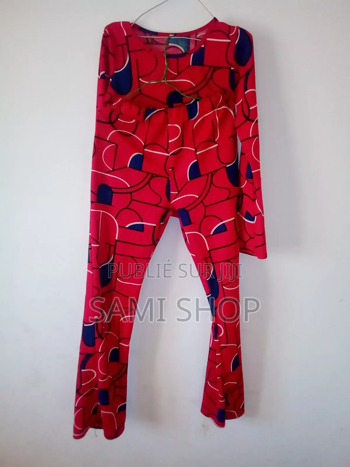 Magnifique Ensemble Rouge (Taille L)