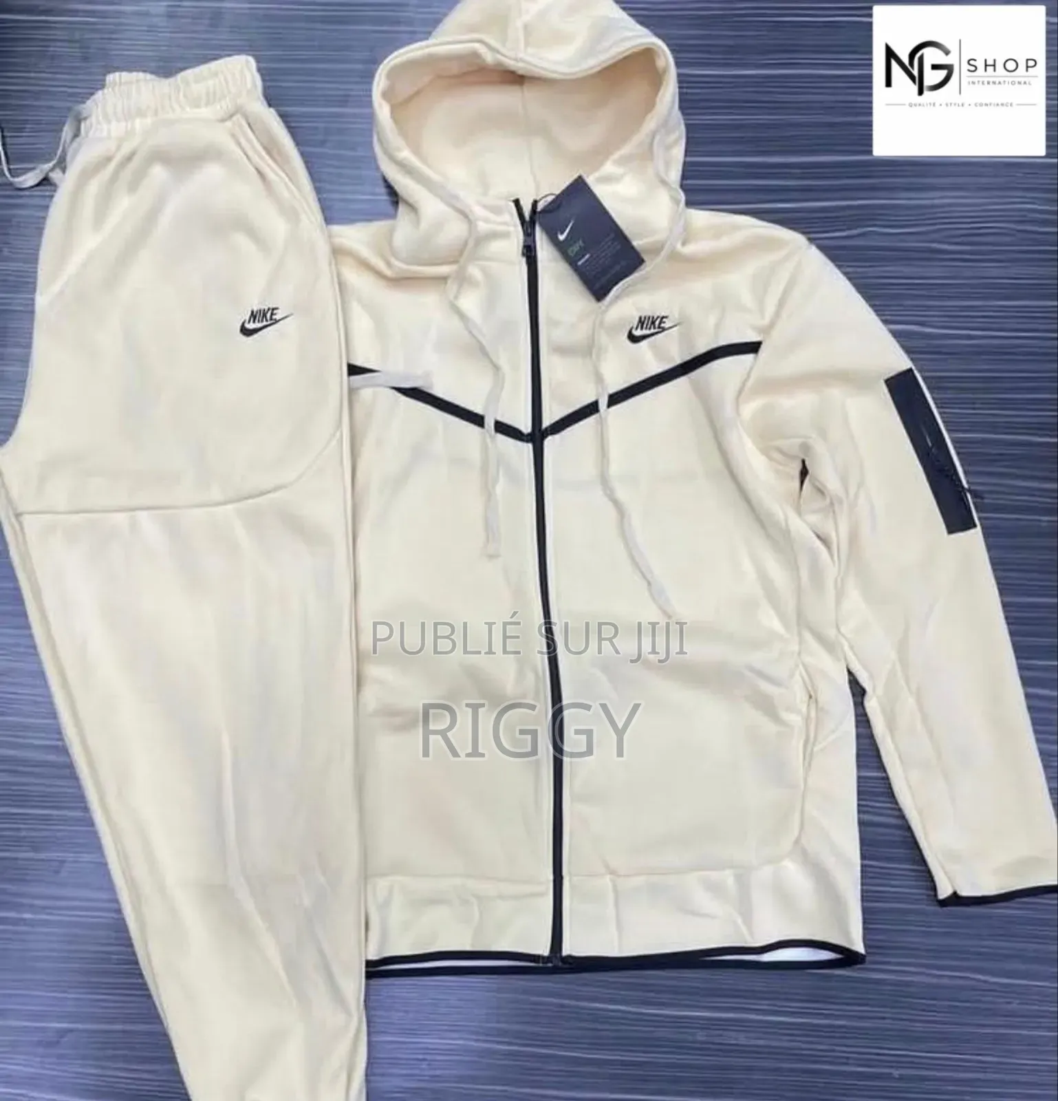 Jogging Elegant Et Confortable