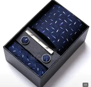 Coffret Complet: Cravate, Boutons De Manchettes Et Plus