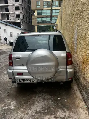 Toyota RAV4 2.0 4x4 2005 Gris