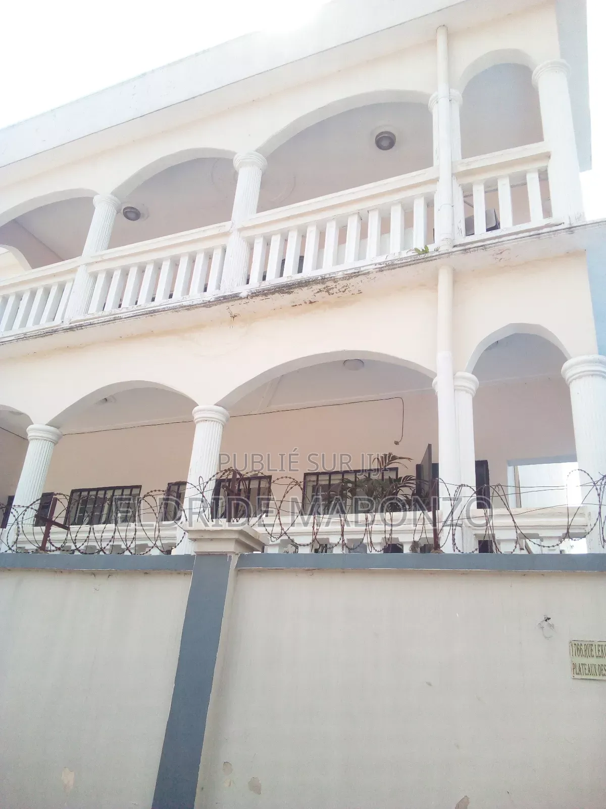 12chbre Appartement-terrasse dans Moungali à Vendre