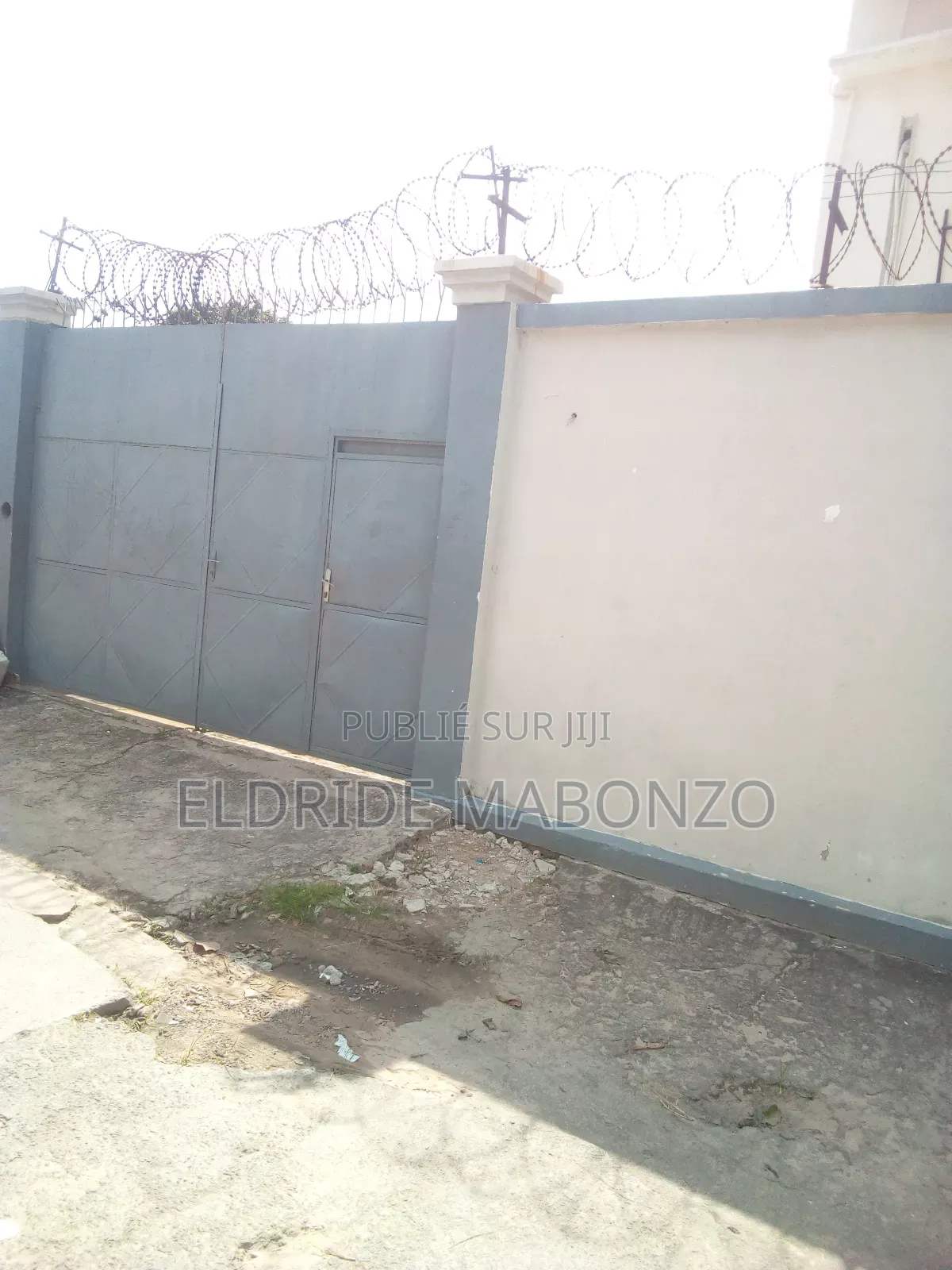 12chbre Appartement-terrasse dans Moungali à Vendre