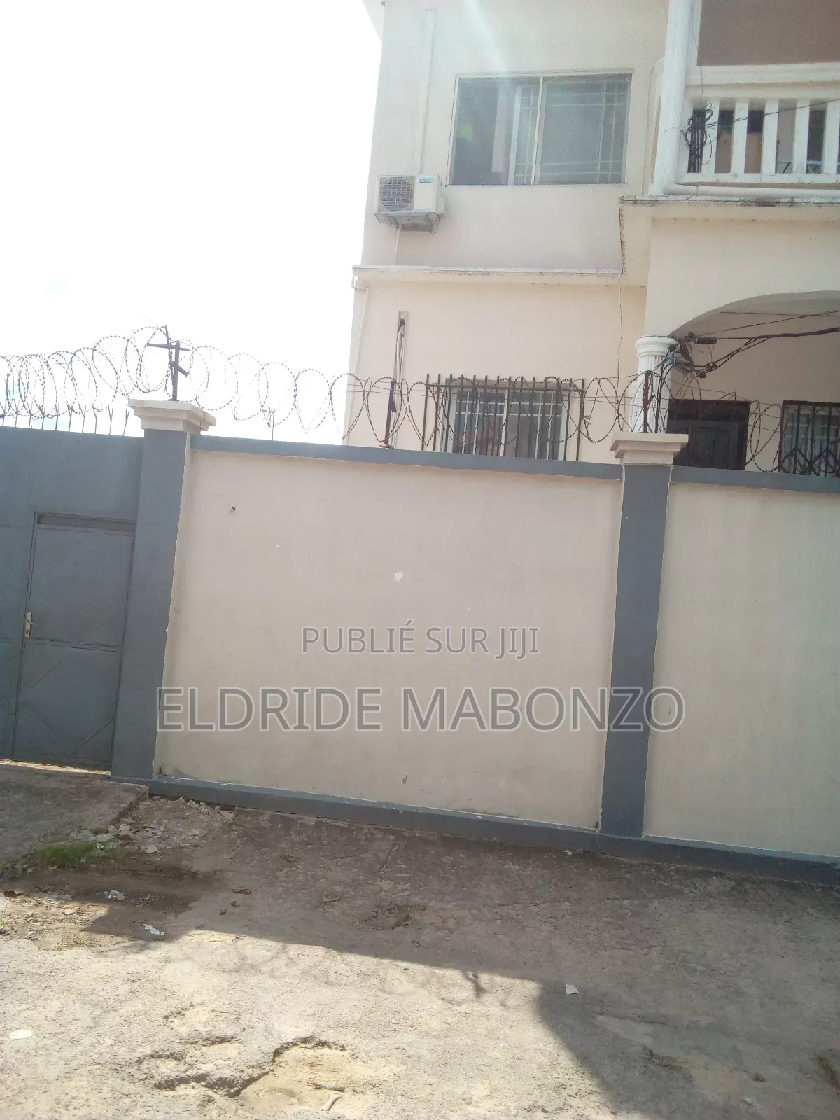 12chbre Appartement-terrasse dans Moungali à Vendre