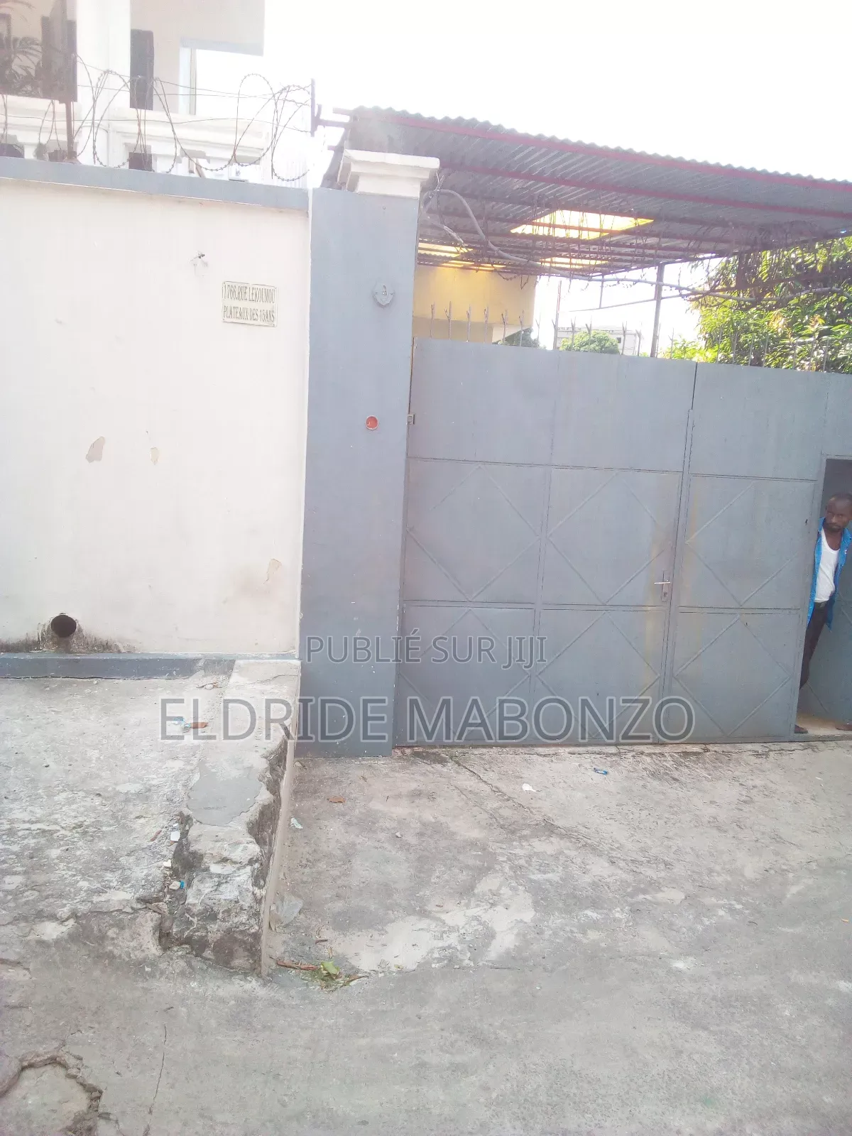 12chbre Appartement-terrasse dans Moungali à Vendre