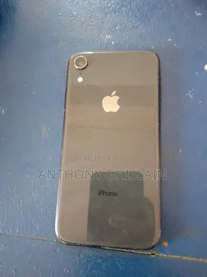 Nouveau Apple XR 64 GB Noir
