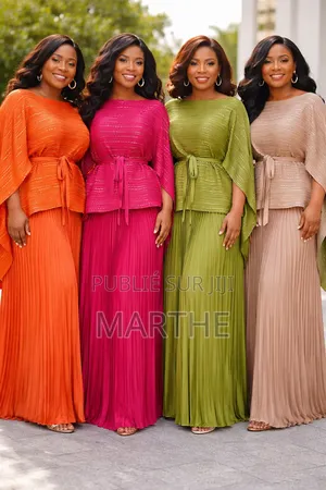 Ensemble Haut Et Jupe Plissée