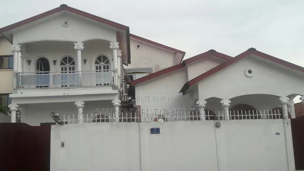 Villa Situé Au Centre Ville