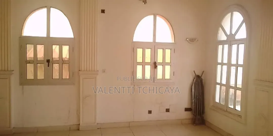 Villa Situé Au Centre Ville