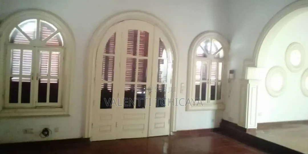 Villa Situé Au Centre Ville