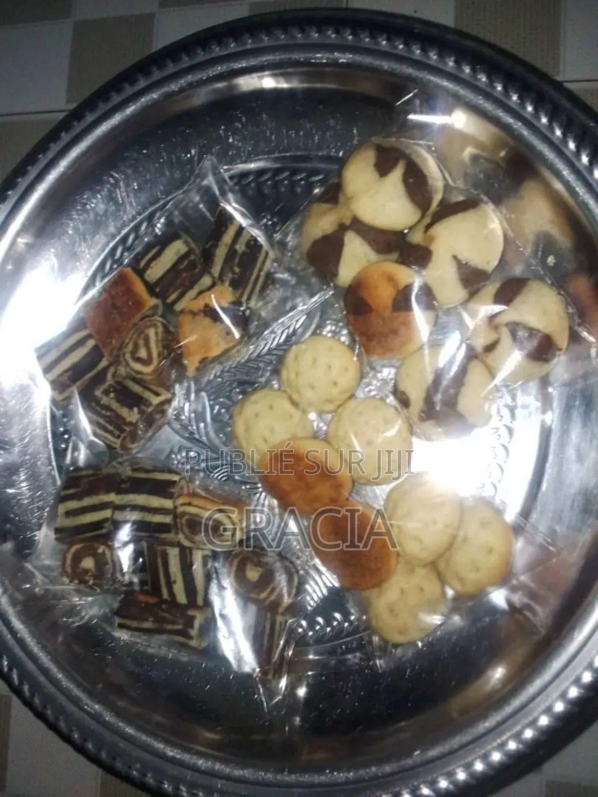 Gâteaux d'Anniversaire en Pot Et Des Biscuits