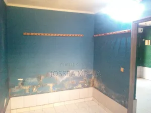 1chbre Chambre et salon dans Etage Sans Frontière, Tié-Tié à Louer