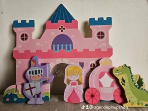 Ensemble De Jouets en Bois Représentant Un Château De Princesse