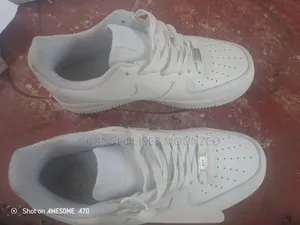 Paire De Chaussures