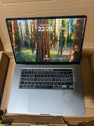 Ordinateur portable HP 14-dq1025cl 8GB Intel Core i7 SSD 256GB