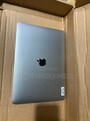 Ordinateur portable HP 14-dq1025cl 8GB Intel Core i7 SSD 256GB