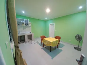 1chbre Chambre et salon dans Diaz Immo, Mongo-Mpoukou à Louer