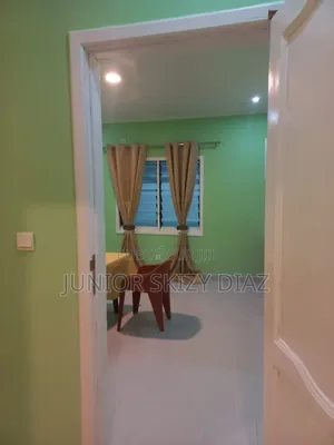 1chbre Chambre et salon dans Diaz Immo, Mongo-Mpoukou à Louer