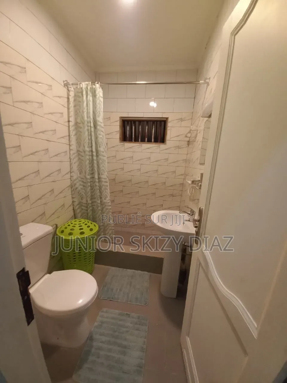 1chbre Chambre et salon dans Diaz Immo, Mongo-Mpoukou à Louer