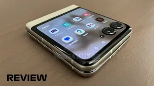 Nouveau Motorola Razr 50 256 GB Doré