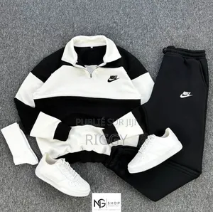 Ensemble Nike Chic Et Élégant