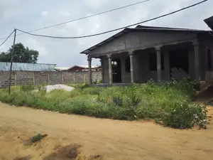 4chbre Maison dans Mongo-Mpoukou à Vendre