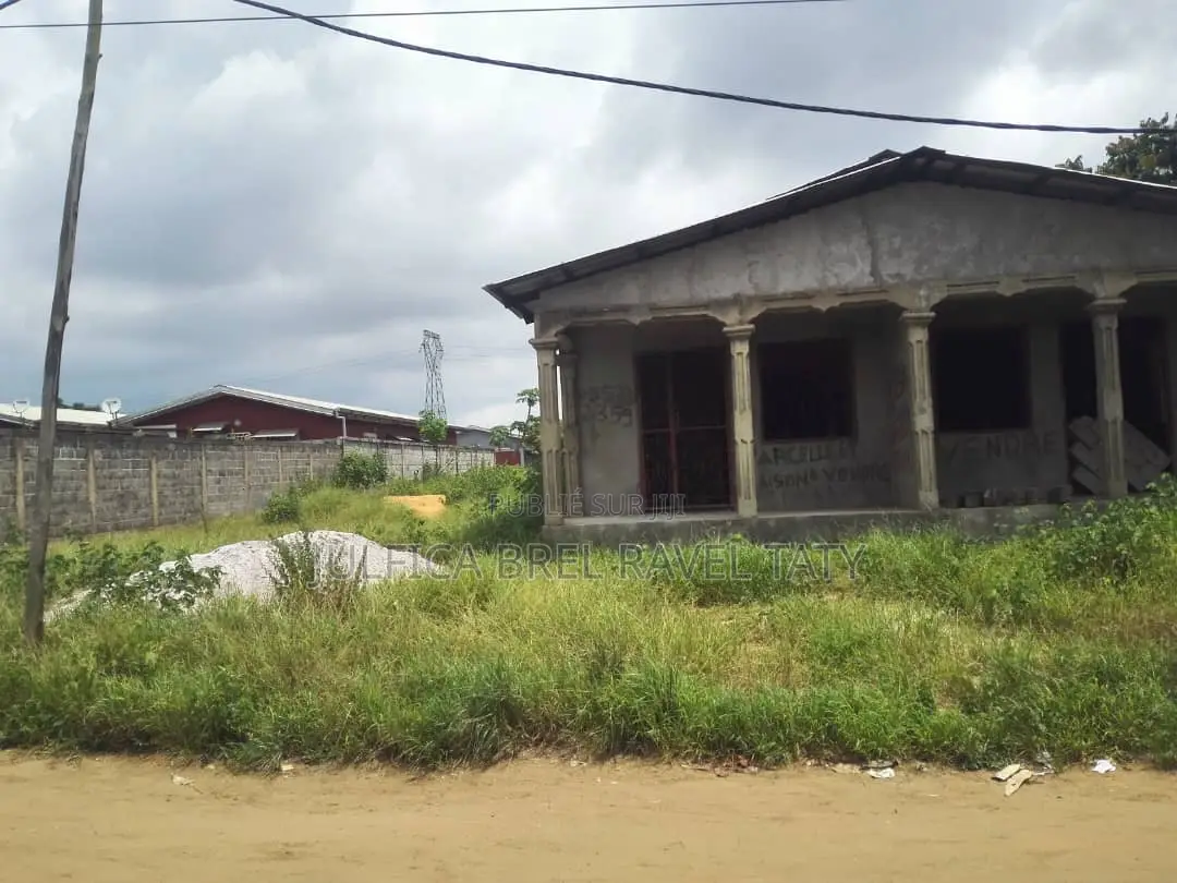 4chbre Maison dans Mongo-Mpoukou à Vendre