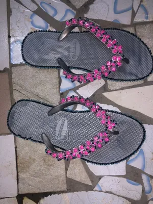 Babouche Chez MLP Service La Sûreté Est Notre Priorité