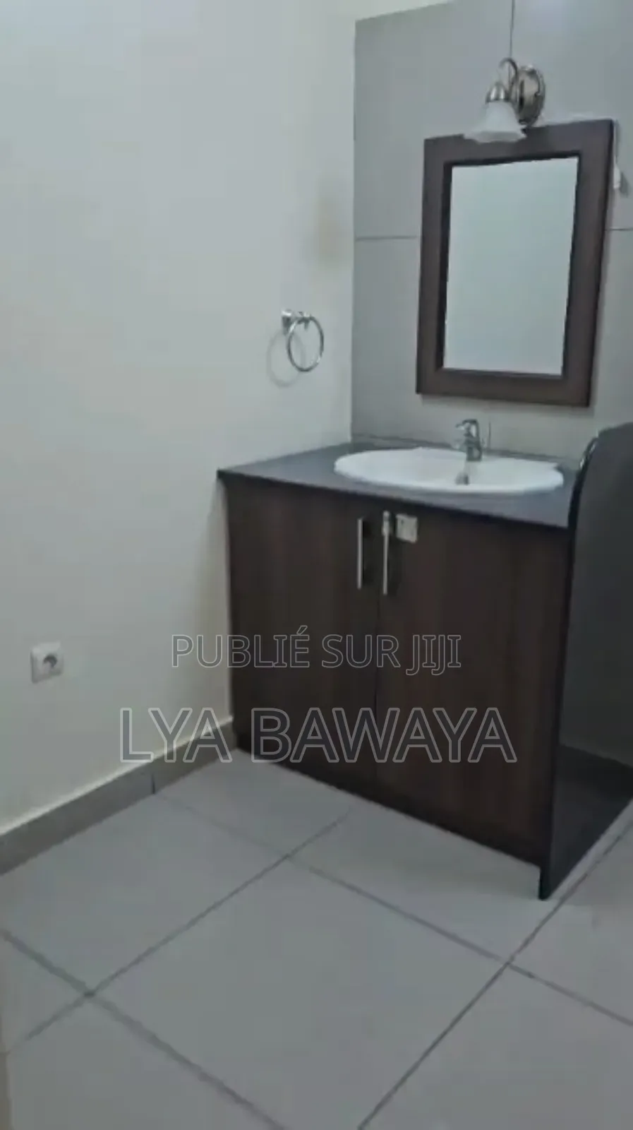 2chbre Blocs d'appartements dans Aps Location, Bacongo à Louer