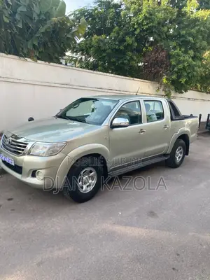 Toyota Hilux 2012 Gris