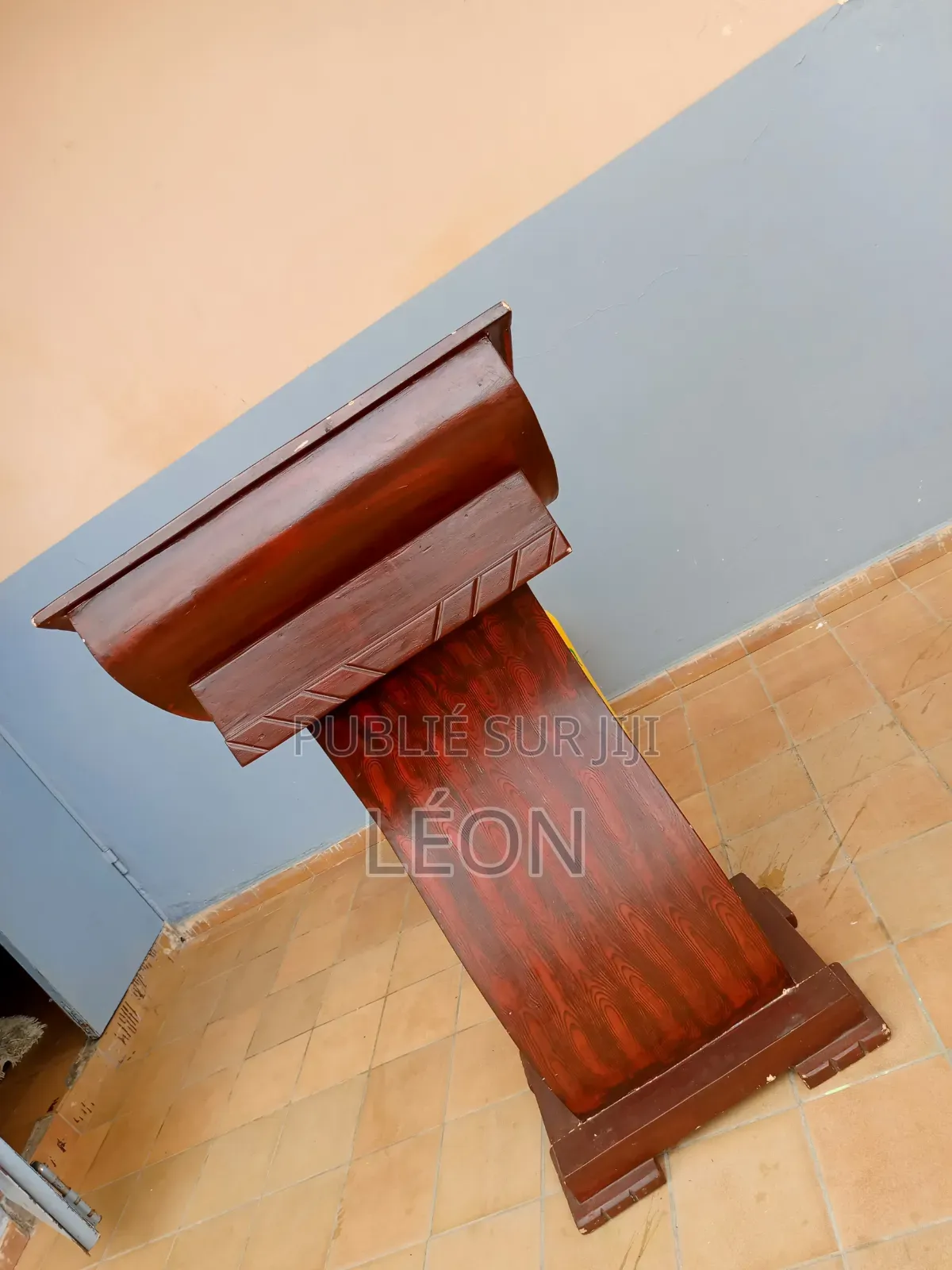 Chaire d'Église À Vendre Ou À Louer