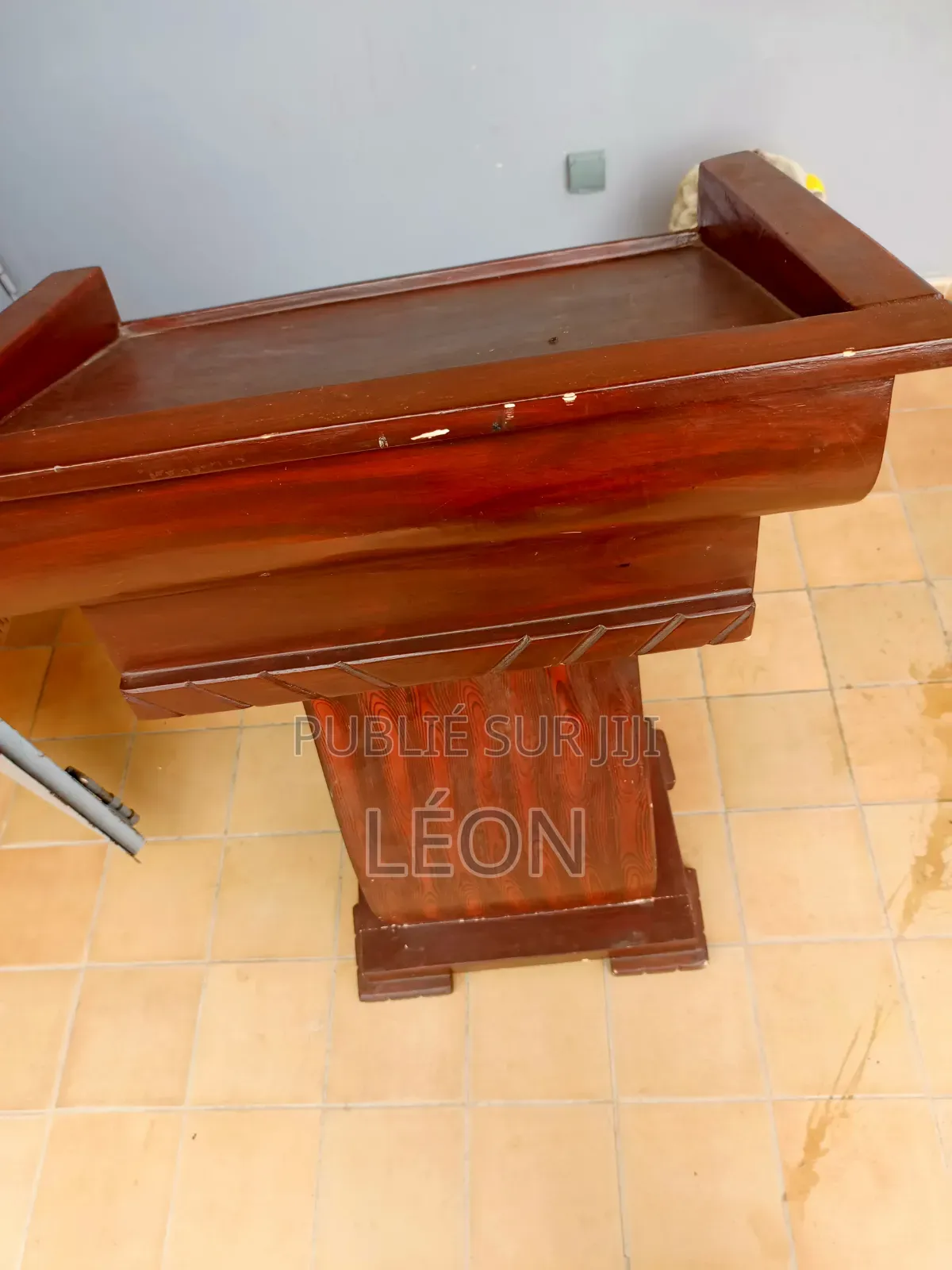 Chaire d'Église À Vendre Ou À Louer