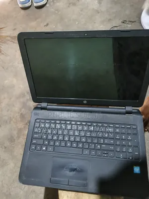 Ordinateur portable HP 14-dq1025cl 16GB Intel Core i7 HDD+SSD 700GB