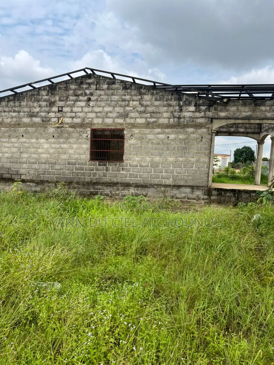 Parcelle Avec Maison Inachevé