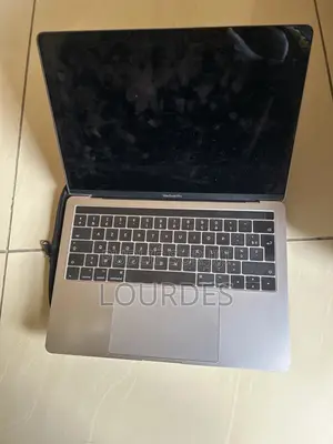 Ordinateur portable Apple MacBook 2017 8GB Intel Core i5 SSD 500GB