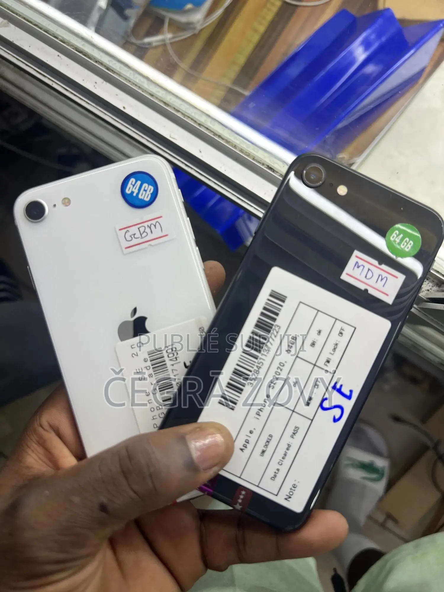 Nouveau Apple iPhone SE 64 GB Noir