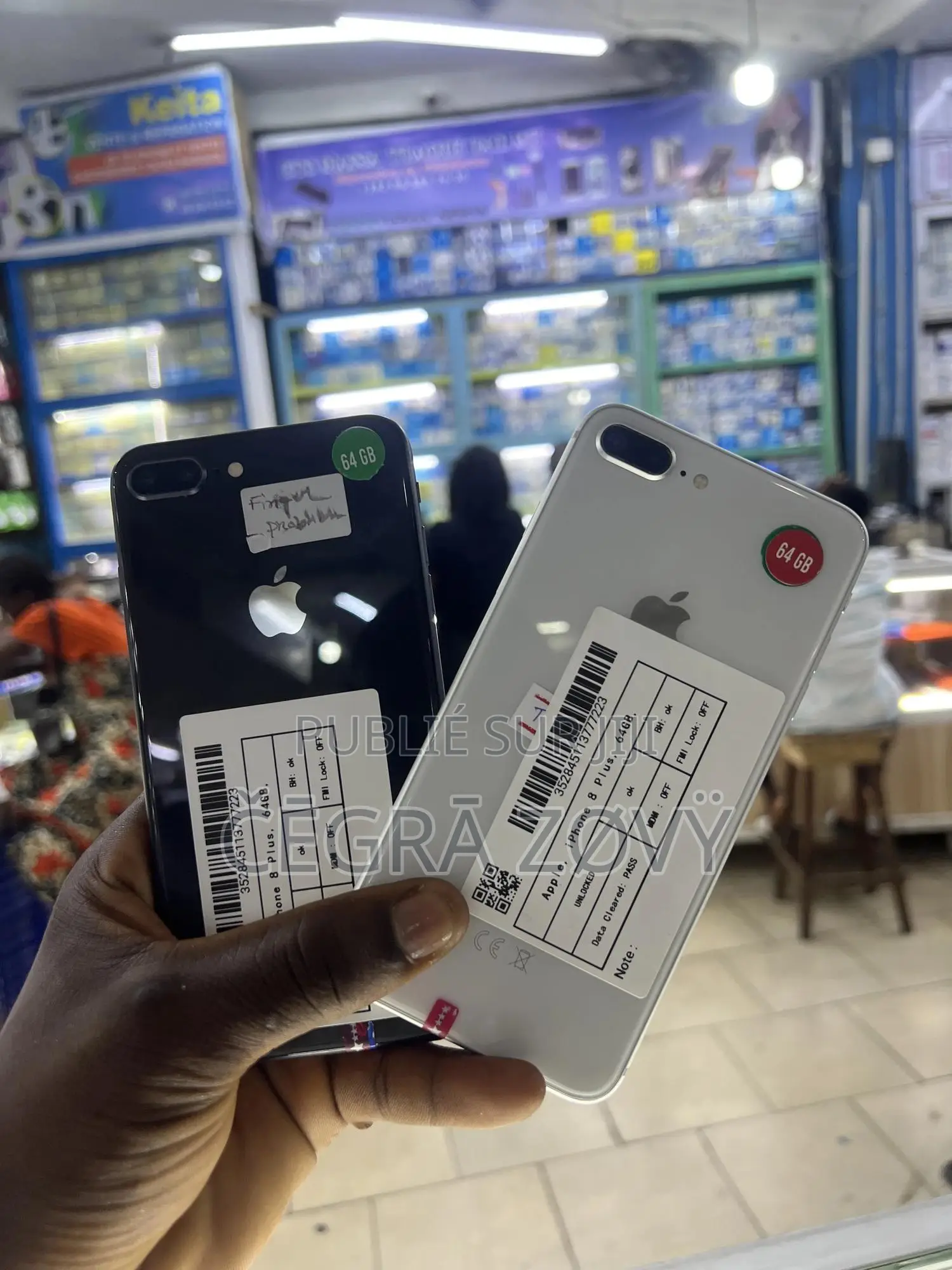 Nouveau Apple iPhone 8 Plus 64 GB Noir