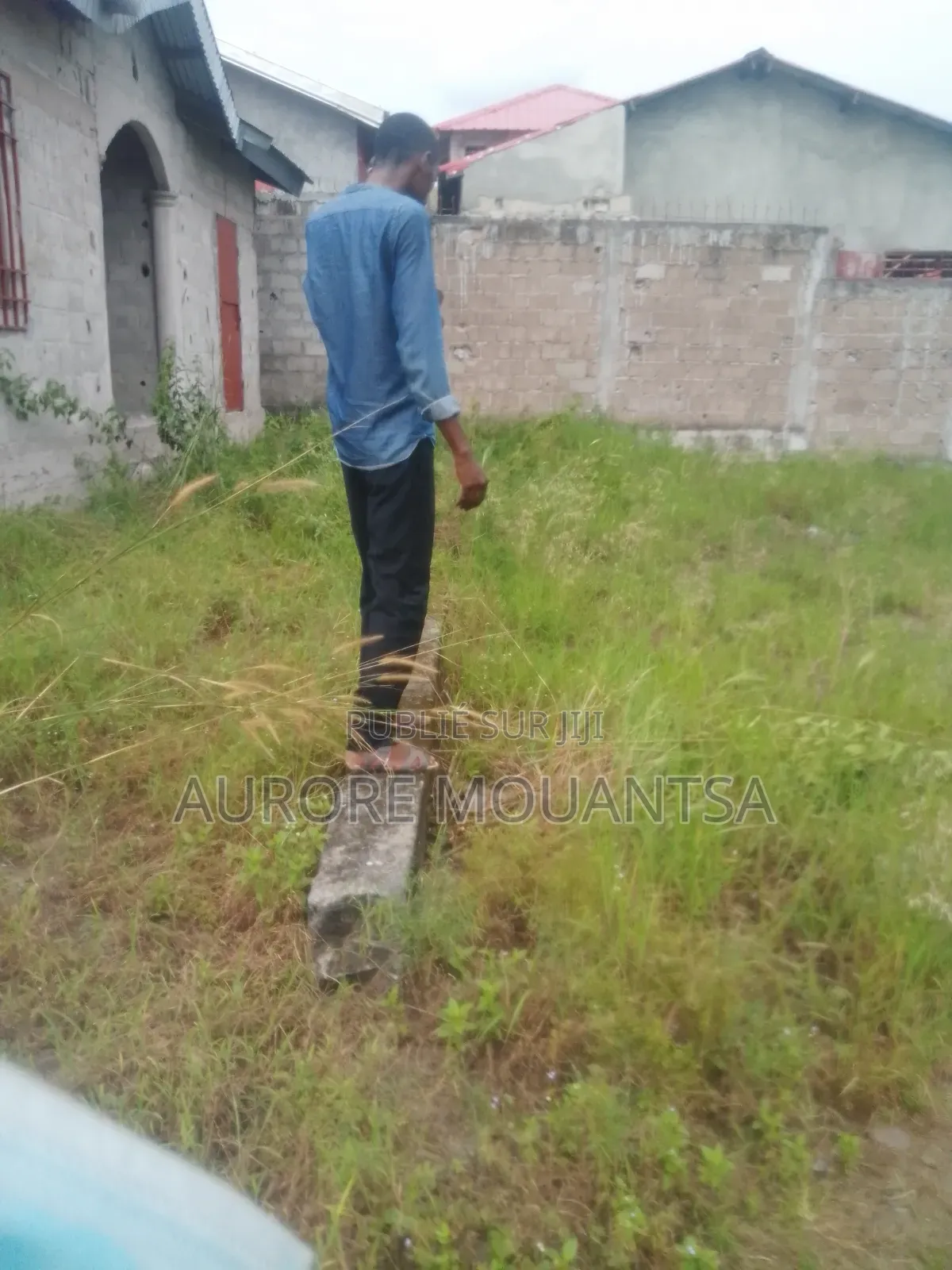 Demi Parcelles Avendre