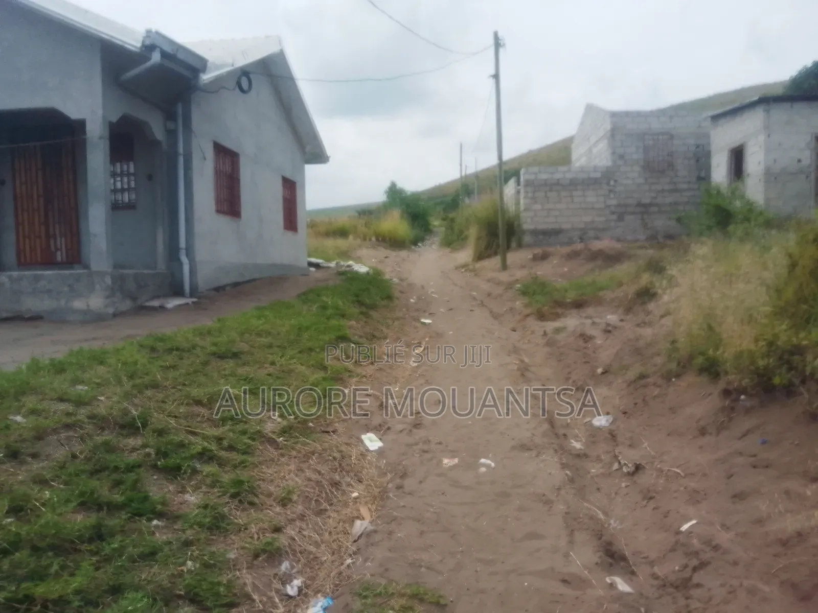 Demi Parcelles Avendre