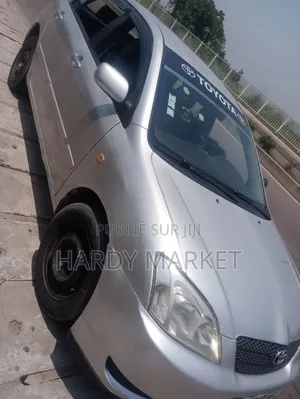 Toyota Yaris 2010 Blanc cassé